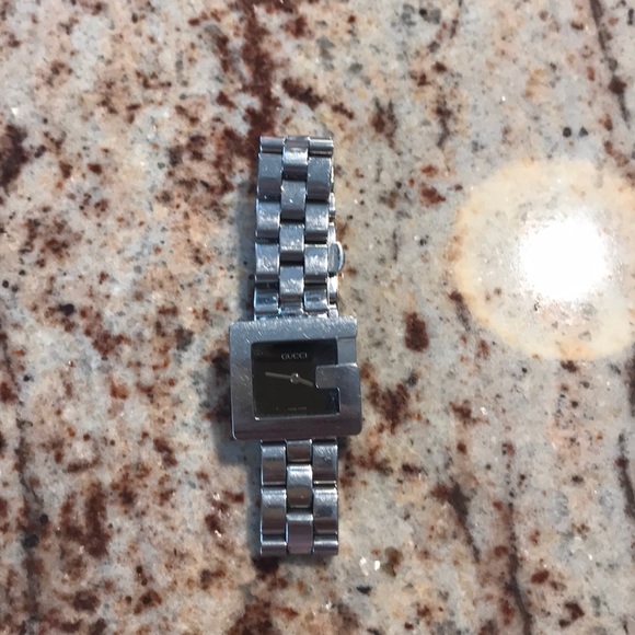 Gucci watch - Picture 1 of 4